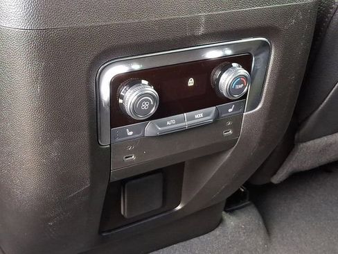 Used 2025 GMC Yukon Denali AWD/4WD image 18