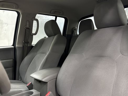 Used 2019 Nissan Frontier SV image 5