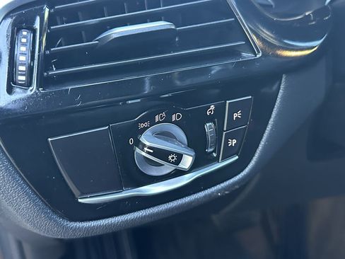 Used 2019 BMW 540i xDrive AWD/4WD image 28