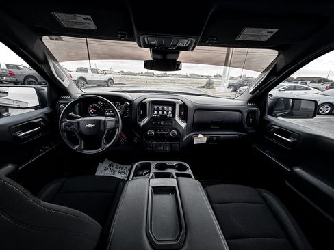 Used 2024 Chevrolet Silverado 1500 Custom w/ Turbomax Blackout Package image 10