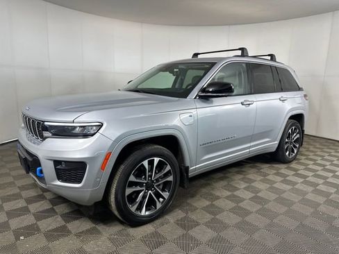 Used 2022 Jeep Grand Cherokee Overland w/ Advanced Protech Group III image 7