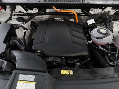 Used 2025 Audi Q5 e Premium Plus w/ Premium Plus Package image 24
