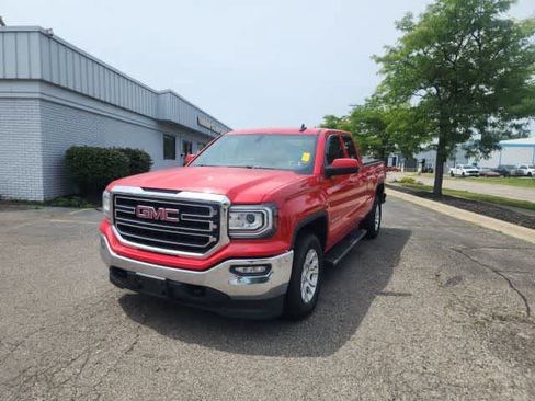 Used 2018 GMC Sierra 1500 SLE w/ SLE Value Package AWD/4WD image 2