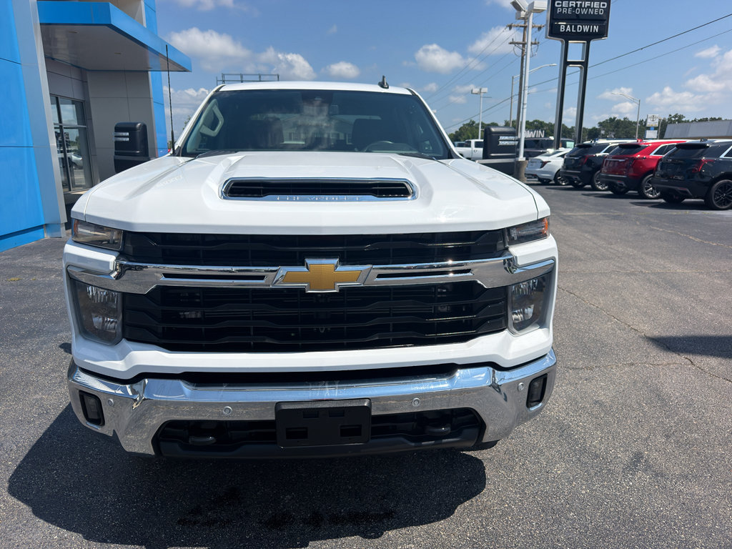 Used 2025 Chevrolet Silverado 2500 LT w/ Safety Package AWD/4WD image 3