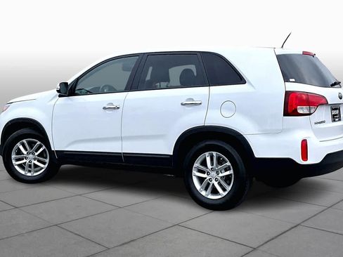 Used 2015 Kia Sorento LX image 11
