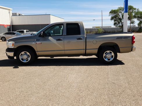 Used 2009 Dodge Ram 2500 Truck SXT RWD image 2