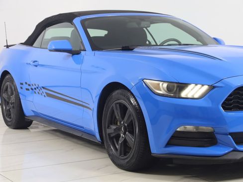 Used 2017 Ford Mustang Convertible RWD image 38