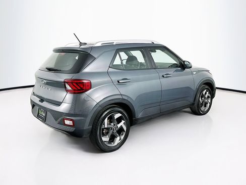 Used 2025 Hyundai Venue SEL image 9