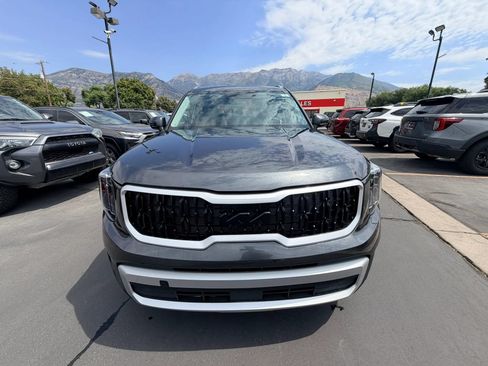 Used 2024 Kia Telluride EX w/ EX Captain's Chair Package AWD/4WD image 9