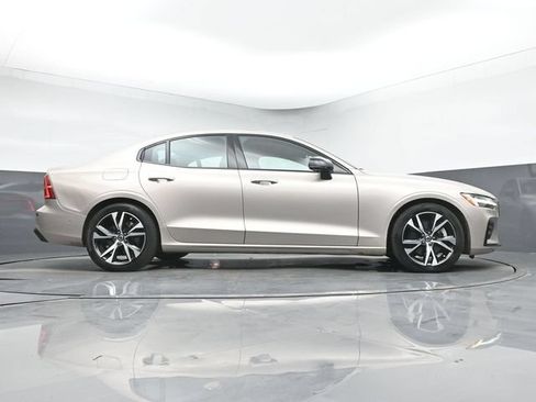 Used 2024 Volvo S60 B5 Plus w/ Climate Package FWD image 10