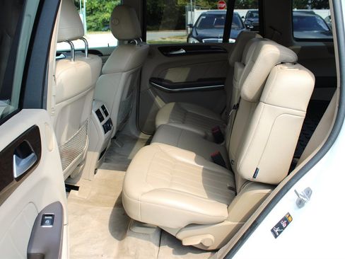 Used 2014 Mercedes-Benz GL 450 4MATIC w/ Appearance Package image 19