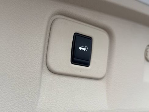 Used 2019 Nissan Murano Platinum image 30
