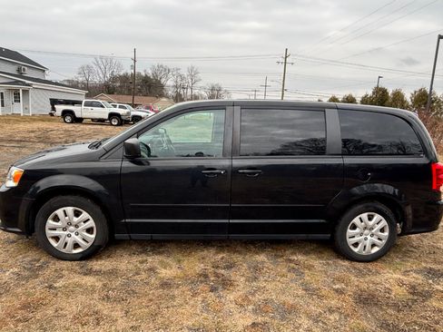 Used 2016 Dodge Grand Caravan SE w/ Quick Order Package 29E SE image 8