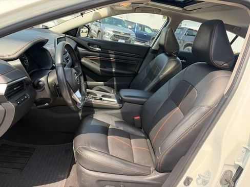 Used 2022 Nissan Altima 2.0 SR FWD image 12