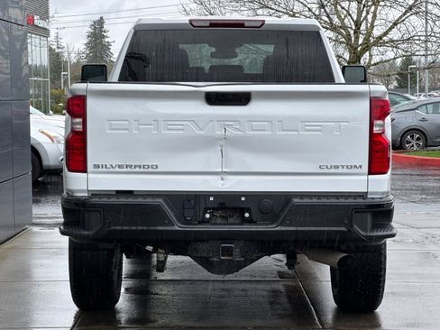 Used 2024 Chevrolet Silverado 2500 Custom w/ Custom Value Package image 4