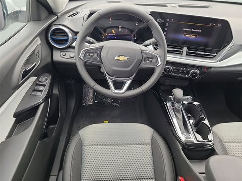 New 2026 Chevrolet Trax LT w/ Driver Confidence Package image 17