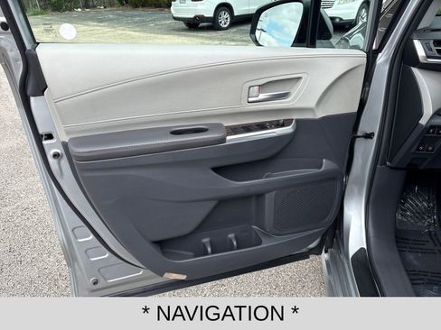 Used 2023 Toyota Sienna XLE AWD/4WD image 10