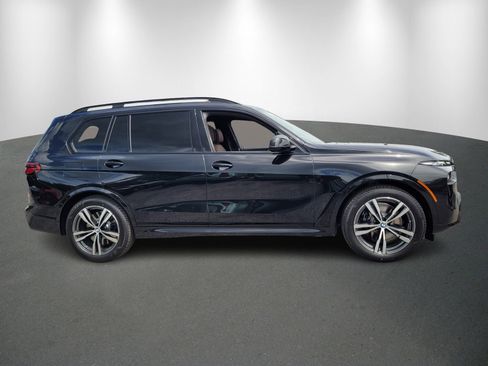 New 2026 BMW X7 M60i image 8