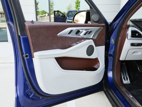 Used 2023 BMW XM AWD/4WD image 16