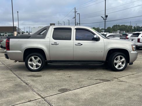 Used 2007 Chevrolet Avalanche LS RWD image 2
