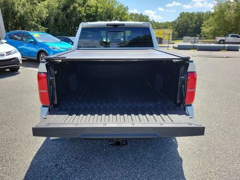 Used 2025 Toyota Tacoma Limited AWD/4WD image 19