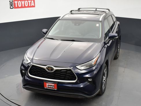 Used 2022 Toyota Highlander XLE image 27