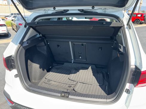 Certified 2023 Volkswagen Taos SE w/ Panoramic Sunroof Package FWD image 37