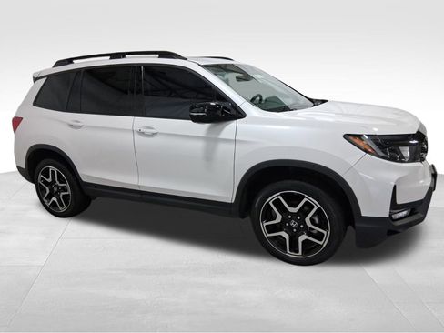 Used 2023 Honda Passport Elite image 3