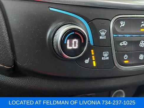 Used 2020 Chevrolet Traverse LT w/ LT Premium Package FWD image 19