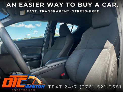 Used 2019 Toyota C-HR LE FWD image 9