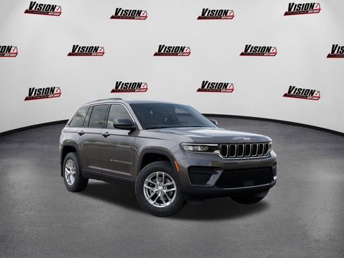 New 2025 Jeep Grand Cherokee Laredo X w/ Luxury Tech Group I AWD/4WD image 5