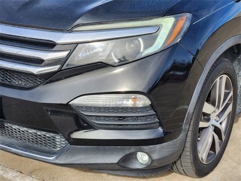 Used 2016 Honda Pilot Touring image 9
