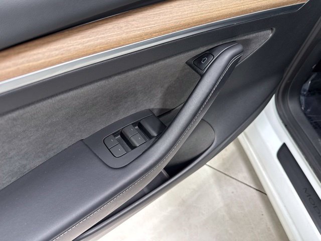 Used 2023 Tesla Model 3 Standard Range RWD image 13