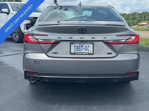 Used 2025 Toyota Camry SE FWD image 7