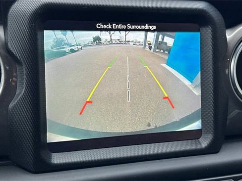 Used 2018 Jeep Wrangler Unlimited Sahara image 23