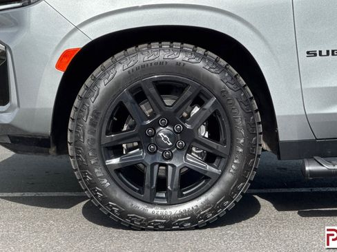 Used 2023 Chevrolet Suburban Z71 w/ Z71 Off-Road Package AWD/4WD image 34