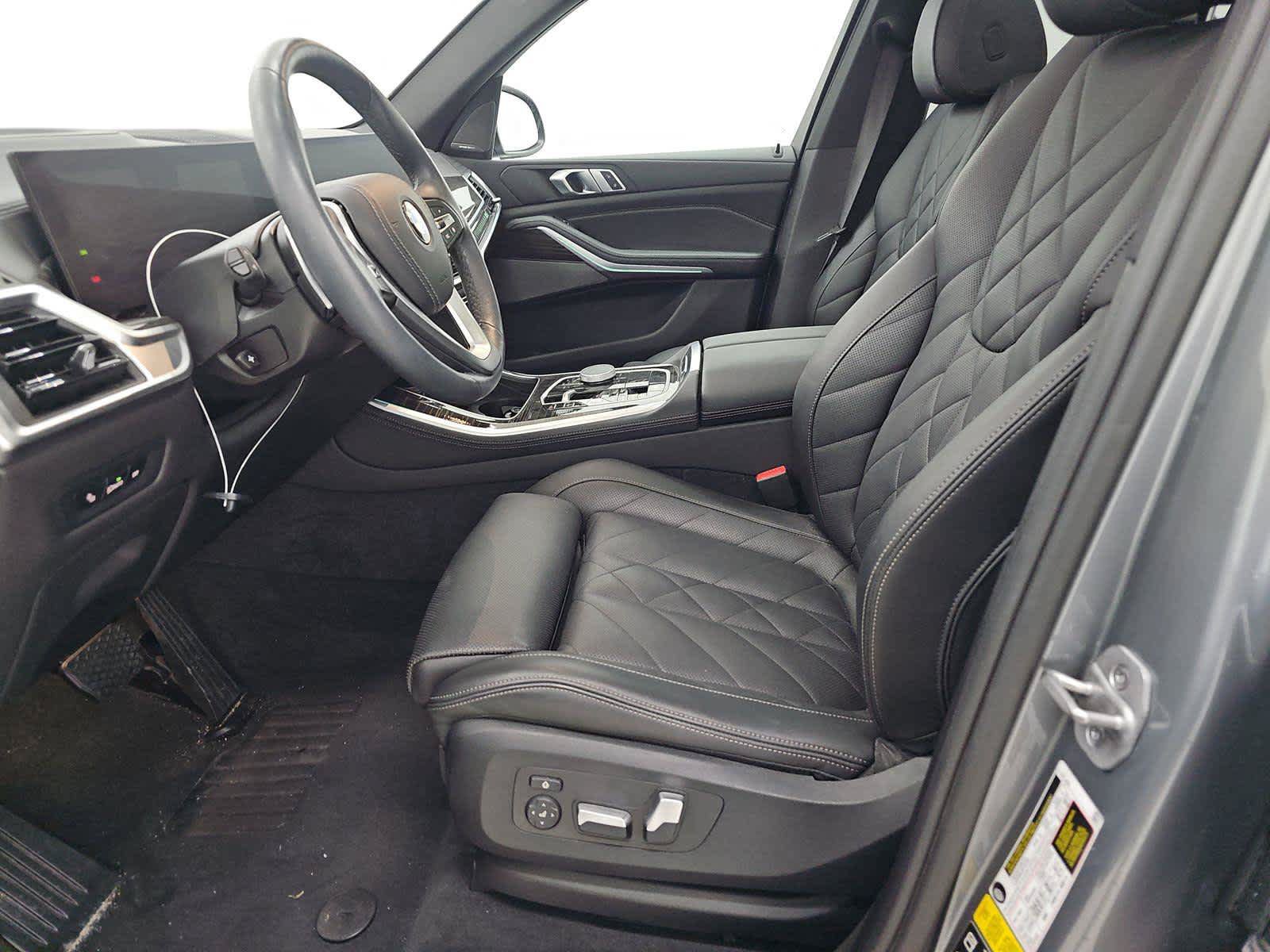 Used 2024 BMW X5 xDrive40i w/ Premium Package AWD/4WD image 6