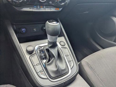 Used 2023 Hyundai Kona SEL AWD/4WD image 12