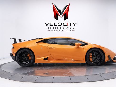 Used 2017 Lamborghini Huracan LP 610-4 AWD/4WD image 5