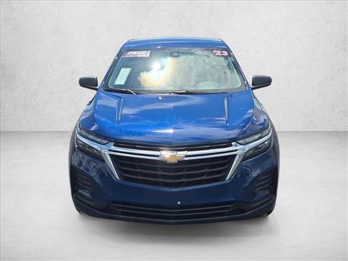 Used 2023 Chevrolet Equinox LS FWD image 2
