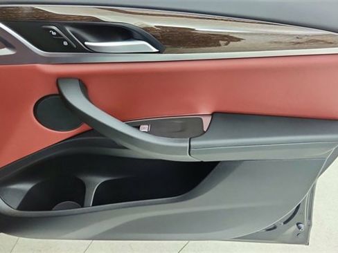 Used 2025 BMW X4 xDrive30i image 25