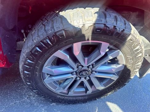 Used 2025 Toyota 4Runner Limited AWD/4WD image 10