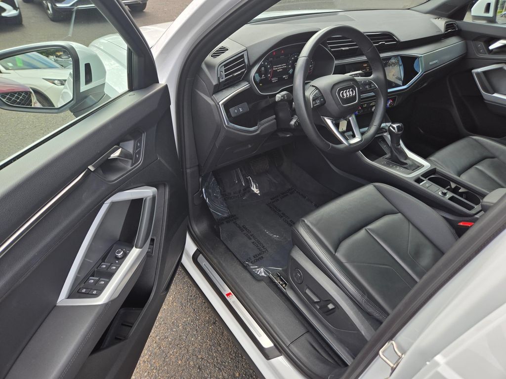 Used 2025 Audi Q3 2.0T Premium AWD/4WD image 19