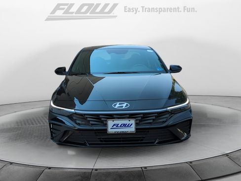 Certified 2025 Hyundai Elantra Sport FWD image 3