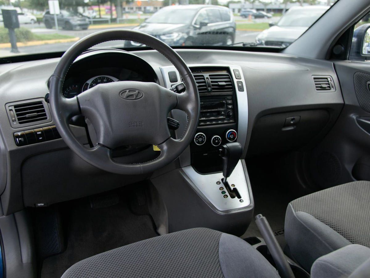 Used 2006 Hyundai Tucson Limited FWD image 16