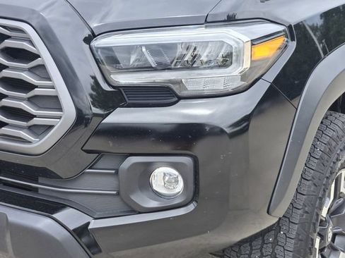 Used 2023 Toyota Tacoma TRD Off-Road w/ Technology Package AWD/4WD image 7