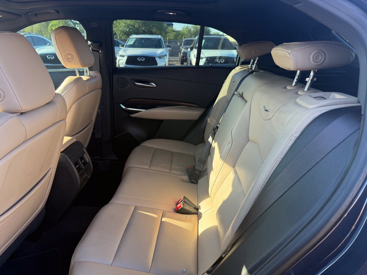 Used 2024 Cadillac XT4 Premium Luxury w/ Technology Package AWD/4WD image 10
