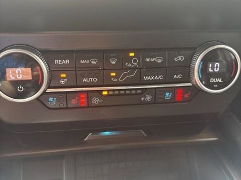 Used 2021 Ford Expedition Max Platinum AWD/4WD image 23