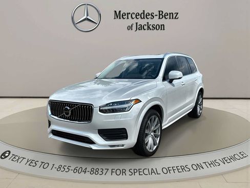 Used 2022 Volvo XC90 T5 Momentum w/ Climate Package FWD image 4
