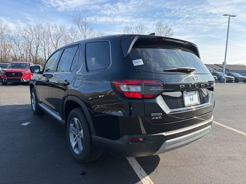 Certified 2025 Honda Pilot EX-L image 3